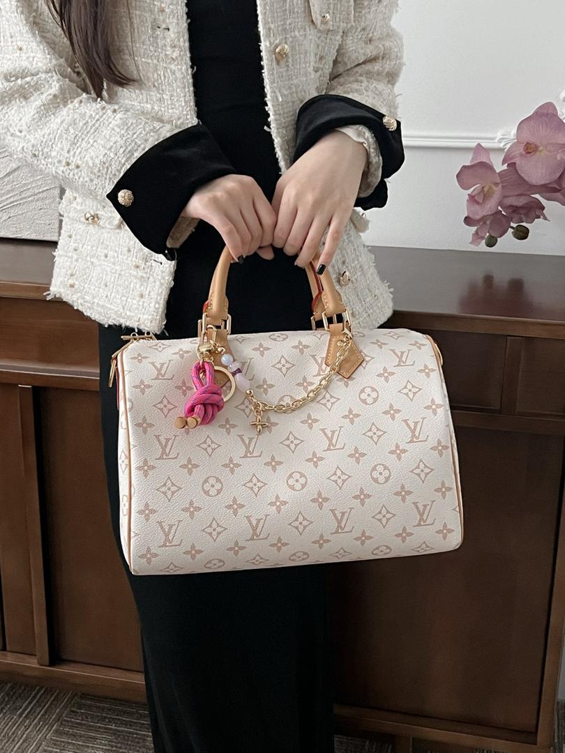 <font size="8">BudgetLadies.shop </font>
Find Anything
Around <span>You</span>.